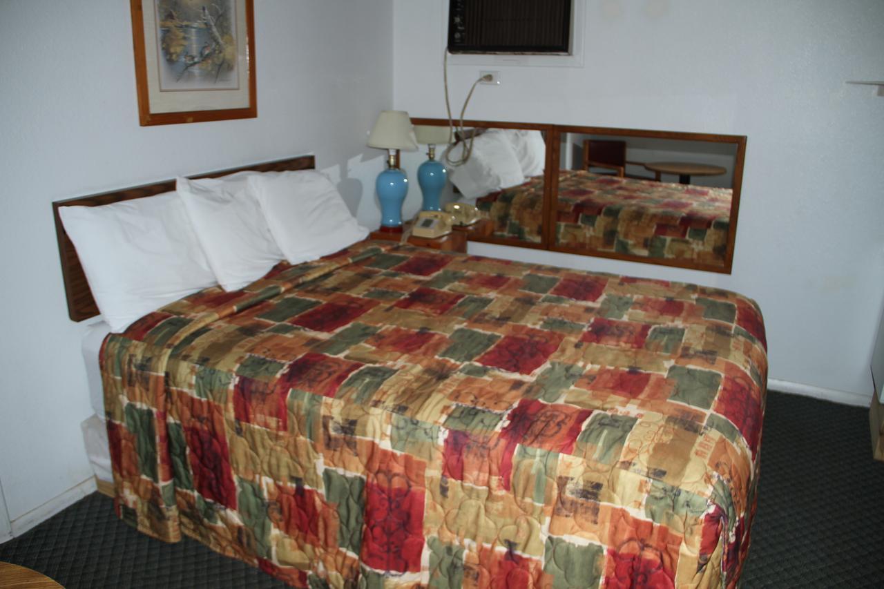 Skyliner Motel Stroud Zewnętrze zdjęcie