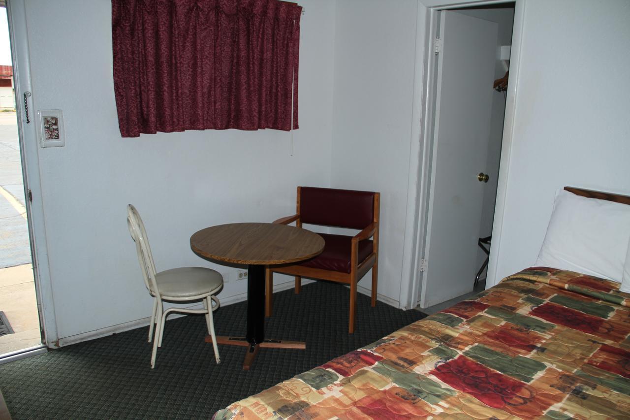 Skyliner Motel Stroud Zewnętrze zdjęcie